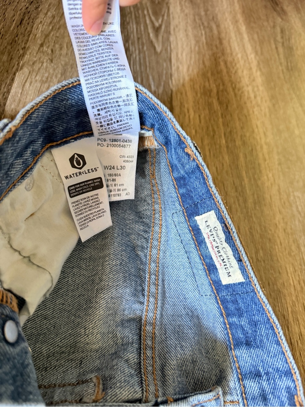 Levi’s Premium 501 Jeans size 24 - Picture 2 of 4